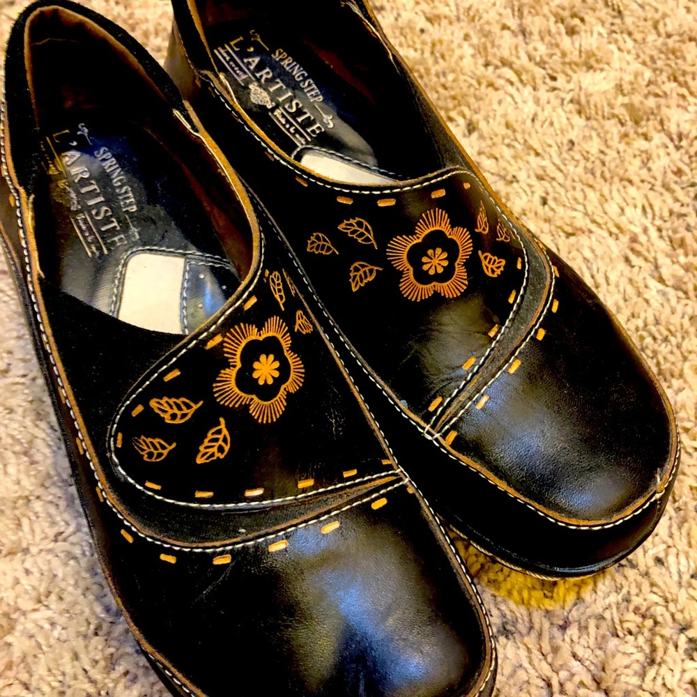 Shoe